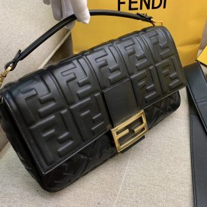Vancouver Canada芬迪Fendi Baguette大號芬迪女包價格