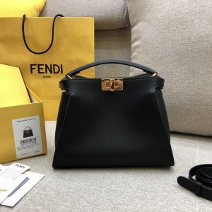 Calgary Canada芬迪Fendi Peekaboo Essentially繫列手袋