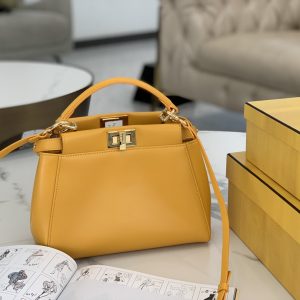 Sydney Australia芬迪Fendi peekaboo包包mini 黃色