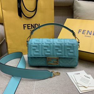 Boston USA芬迪Fendi Baguette中號芬迪包包經典款式