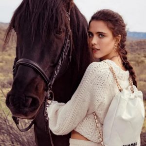 Chanel 22 手袋，中韓有哪些明星在背？