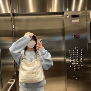 香奈兒22手袋：兼具時尚與實用性