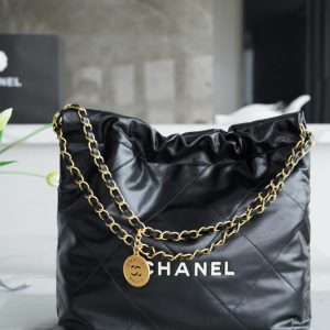 Saudi Arabia Dammam香奈兒 chanel 22手袋小號黑色白扣