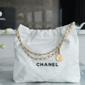 Saudi Arabia Riyadh 香奈兒 chanel 22手袋 中號白色黑扣