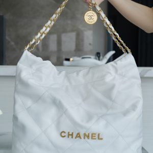 United Arab Emirates 香奈兒 chanel 22手袋中號白色金扣