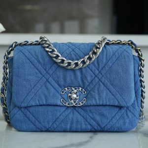 Bahrain manama香奈兒 chanel 丹寧牛仔 淺藍色小號