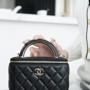 Manchester UK Britai  chanel手提長盒子香奈兒包包官網