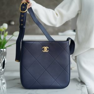 Vietnam  Hanoi香奈兒 chanel 秋冬新款 嬉皮包 深藍