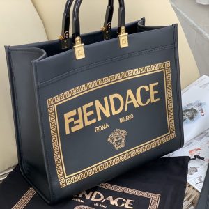 Vietnam芬迪Fendi Versace 創意合作繫列芬迪女包價格