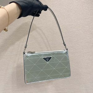 Republic of Indonesia普拉達菱格鏡面腋下包普拉達的女包