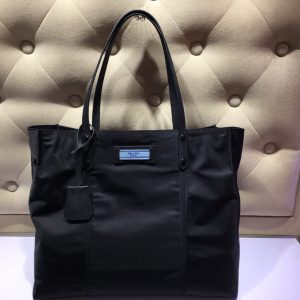 Kingdom of Saudi Arabia PRADA 普拉達新款購物袋