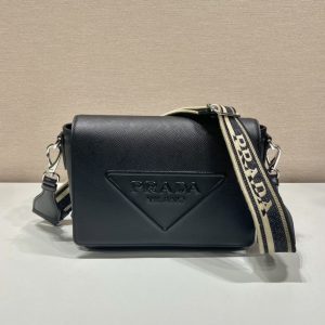 Montreal Canada PRADA 普拉達刺繡織帶男斜跨包
