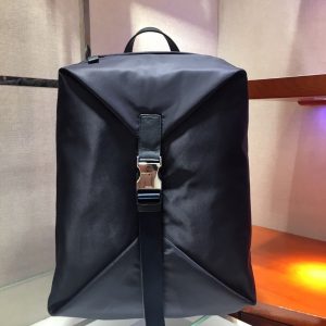 Southward London Britain  PRADA 普拉達多功能雙肩包