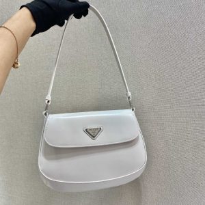 Liverpool UK Britain  PRADA 普拉達新款中古腋下包