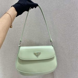 Thailand Bangkok PRADA 普拉達新款中古腋下包