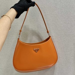 Singapore  PRADA 普拉達新款中古腋下包普拉達包包