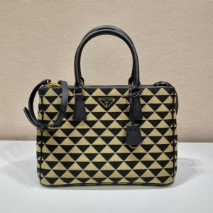 United Arab Emirates PRADA 普拉達刺繡織物包殺手包