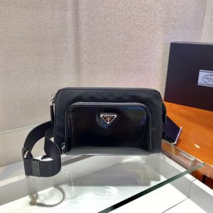 Bahrain PRADA 普拉達新款郵差包普拉達包包怎麽樣