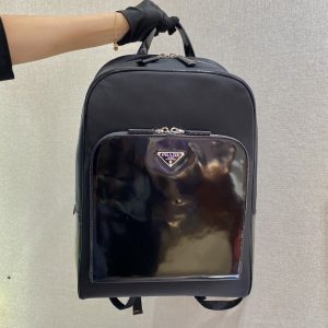 Saudi Arabia Riyadh PRADA 普拉達新款雙肩背包