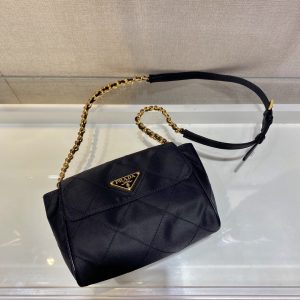 Ottawa Canada PRADA 普拉達Vintage中古鏈條菱格流浪包