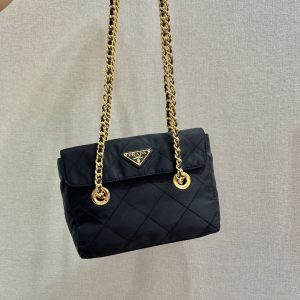 Sydney Australia PRADA 普拉達中古翻蓋款小號22cm