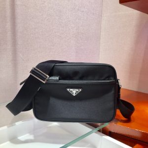 PRADA 普拉達 佈包經典新款普拉達女士包包價格和圖片