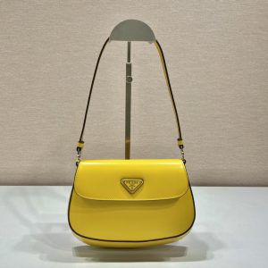 Magnitogorsk PRADA 普拉達2022新色中古腋下包爆款