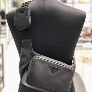 Silikatnaya PRADA 普拉達新款郵差包單肩包普拉達包包
