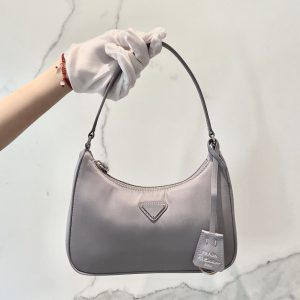 PRADA 普拉達新款月亮形中古包新色藤籮紫普拉達女士包