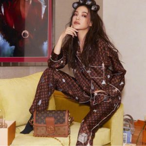 LV路易威登達芙妮中號舒淇同款路易威登達芙妮中號價格