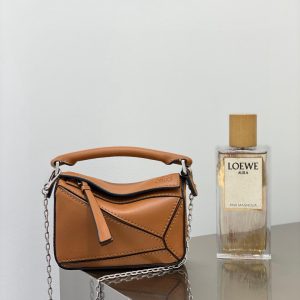 Exeter, UK Britain  LOEWE Nano puzzle超迷妳幾何包