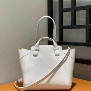 Bratsk LOEWE Hammok Nugget羅意威包包真假辨別