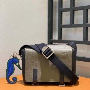 Izhewsk / station Pozim’羅意威男裝新款郵差包LOEWE