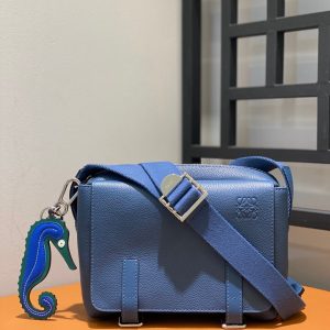 Kaluga / station Kaluga-1 LOEWE 羅意威男裝新款郵差包