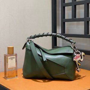 Kostroma novaya羅意威puzzle麻花款LOEWE的包包保值嗎