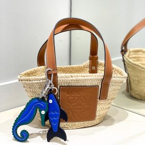 羅意威小號草編包尺寸LOEWE的包包怎麽辨別真假