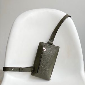 LOEWE羅意威T形小包羅意威的包包意大利什麽價格