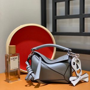 羅意威幾何包值得入手嗎LOEWE幾何包18cm德國進口