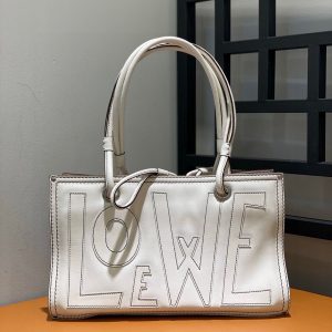 LOEWE羅意威vintage 中古通勤包羅意威包包怎麽看年份