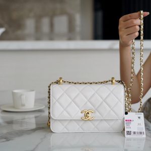CHANEL高級手工坊雙金球 CF mini 19CM 白色香奈兒的包