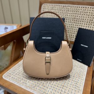 Vancouver Canada YSL le fermoir聖羅蘭腋下包聖羅蘭