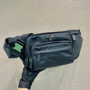 Melbourne Australia PRADA 普拉達經典男士腰包胸包