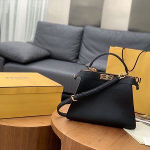 Glazov 芬迪Fendi Iconic peekaboo ISeeU 手袋黑色