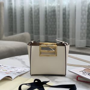 Irkutsk/ station Batarejnaja 芬迪Fendi Way 最新繫列