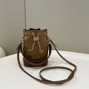 芬迪Fendi全牛皮迷妳小桶包啡色芬迪小桶包辯真假