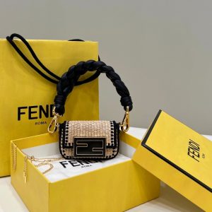 芬迪Fendi Nano baguette 拉菲草吊飾小包芬迪女士包包
