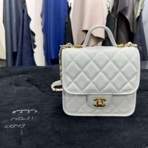 Tula/Vyazemskaya CHANEL郵差豆腐包 白色香奈兒的包