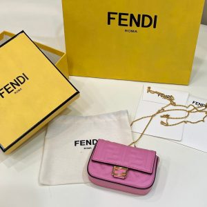 Biisk 芬迪Fendi NANO BAGUETTE 迷妳小包卡Fendi女包