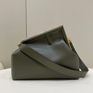 Kostroma novaya 芬迪Fendi first繫列芬迪有幾個繫列