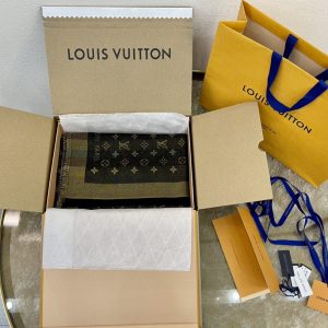 louis vuitto  So Shine Monogram 披肩M71548名牌圍巾